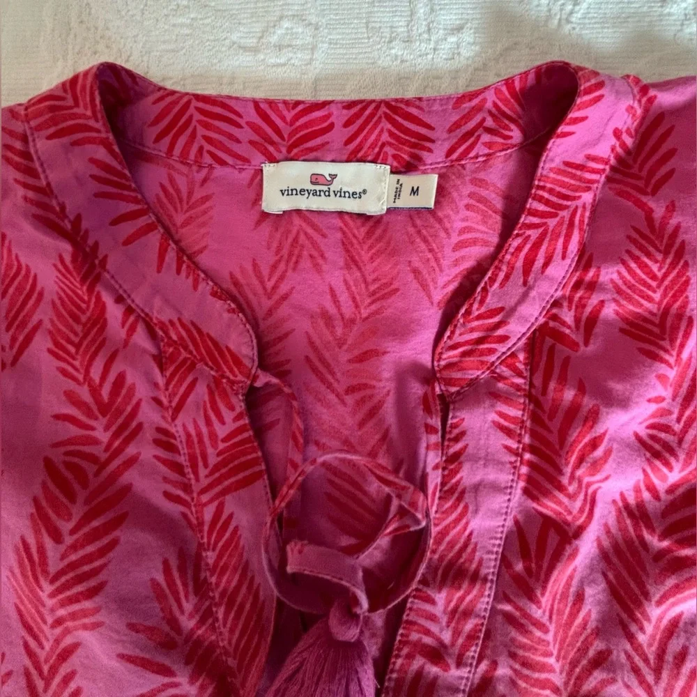 VINEYARD VINES Raspberry Rose Tiered Split Neck Blouse Size Medium - Picture 3 of 6
